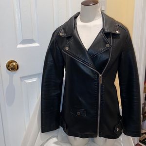 LIKE NEW over sized black leather jacket w silver details